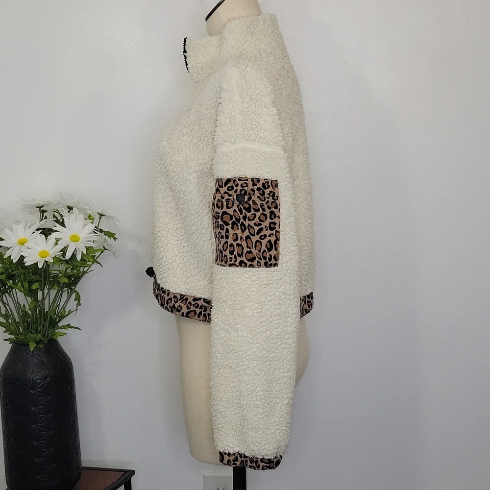 Forever 21 Furry Pullover Off White With Leopard Print Detail SZ M  3/$15 - Picture 4 of 10